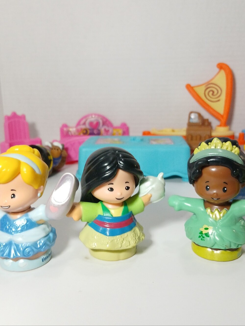 Fisher Price Little People Lot Disney Princess Beast Flynn Cinderella Wheelie - Picture 4 of 8